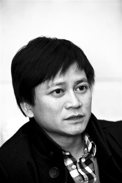 李承鹏签名售书遭掌掴打人者边跑边骂汉奸