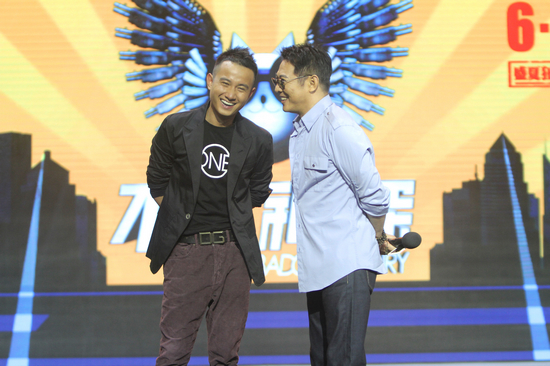 李连杰文章演警探合伙犯二