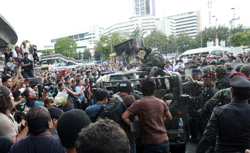 5/5当地时间2014年5月28日,泰国曼谷,示威者们发起集会抗议军事政变