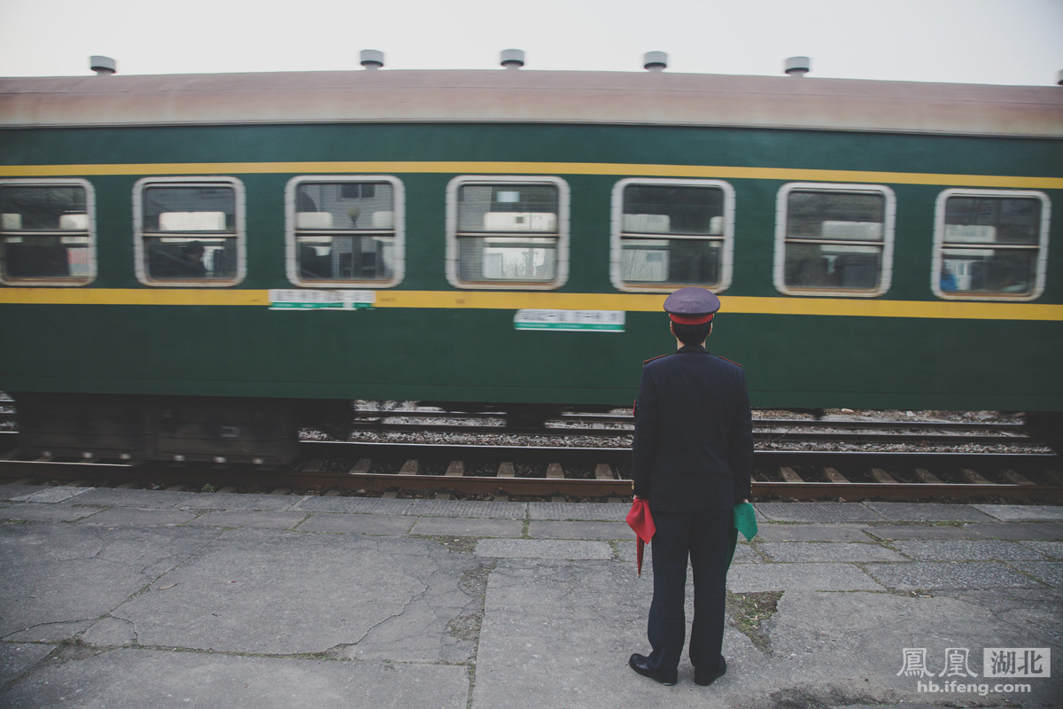 绿皮火车侧面车厢图片