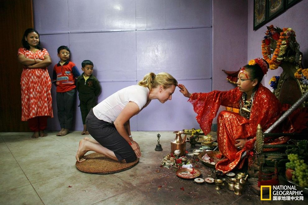 膜拜少女活神之地