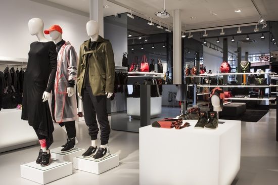 y3拓展英国零售市场