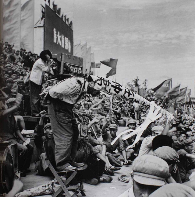 揭秘震惊世界的十万张文革照片