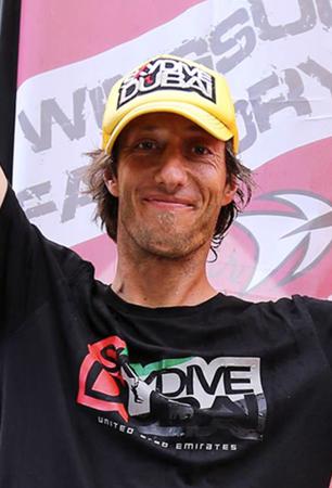 即将离婚子女:儿子其他爱好: 攀岩,和我儿子一起玩个人简介首届红牛