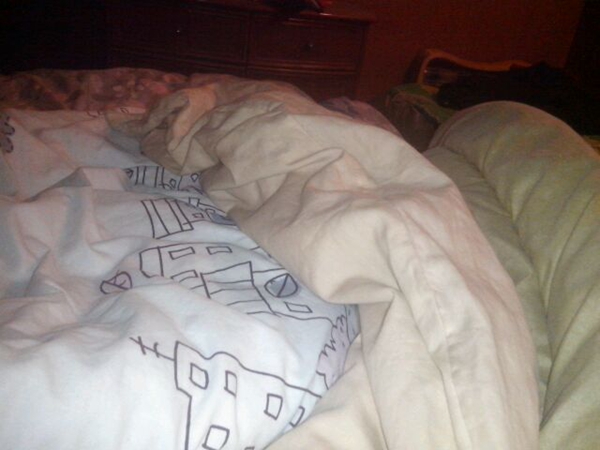 常德女子大热天盖三床棉被睡觉 仍然觉得冷