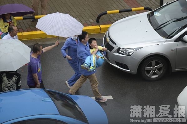 滨江小学 车祸图片