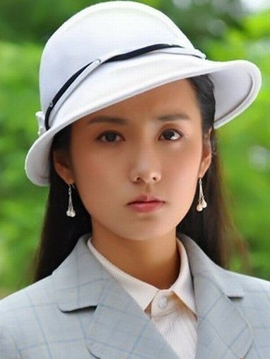 《地火》热播 吕一谍战上演"美女救英雄"