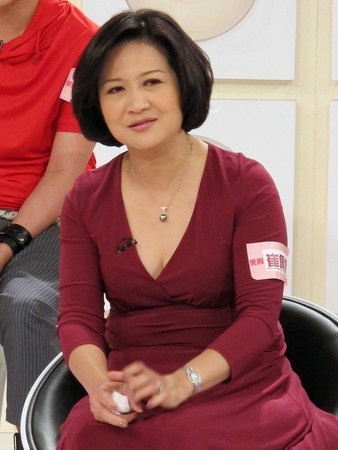 台女星自曝吃毛毛虫补充蛋白 导致上吐下泻