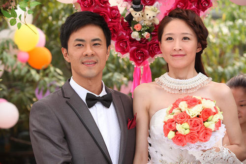 张雯《孩奴》披婚纱 潇洒逆转"恐婚"人生