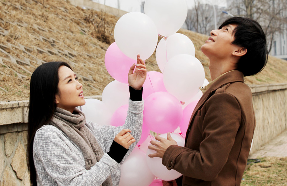 陈楚生何洁携手演绎《经过》mv 反转剧情赚人热泪(1/8)