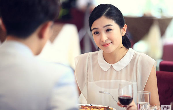 彭冠英出演张含韵mv照顾自己戏外再续前缘