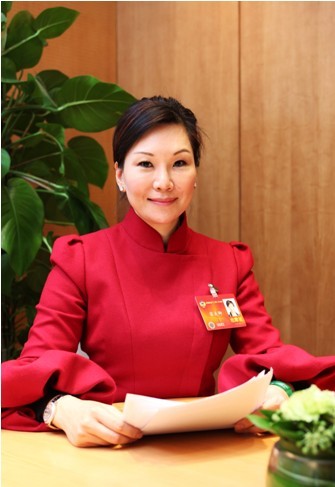 新闻资讯 综合商讯 > 正文  香江集团总裁翟美卿十二届全国政协委员