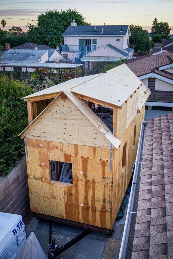 美國夫妻車拉自建小木屋環遊全美