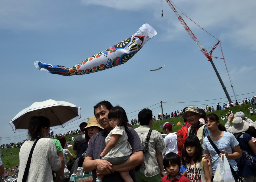 日本男孩节:鲤鱼旗 风中飘