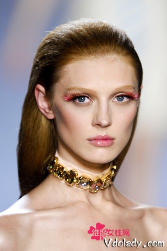 彩妆万花筒淡妆浓妆任你选