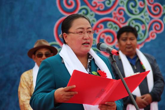 图为青海省海北藏族自治州州长尼玛卓玛致开幕词.新华网 李隆强 摄