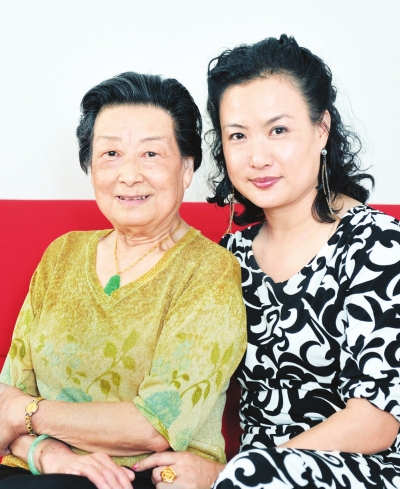 知足常乐许妈妈儿女满堂花香满屋