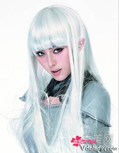 谢娜下跪道歉 娜姐银白色发型个性or雷人