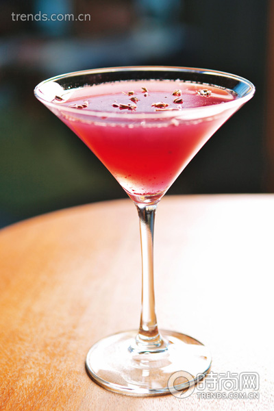 blueberry&lavender martini蓝莓&薰衣草马天尼成分:瑞典绝对伏特加