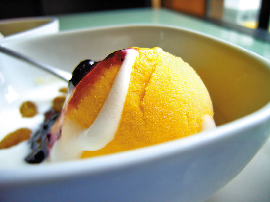 芒果荔枝西米露为夏季降降温