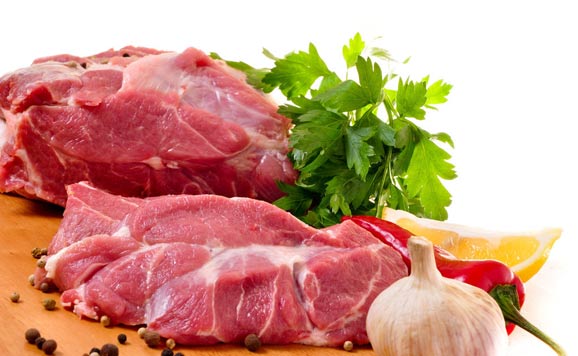 1,牛肉红色肉类性温而不燥,具有暖中祛寒,温补气血,开胃健脾的功效