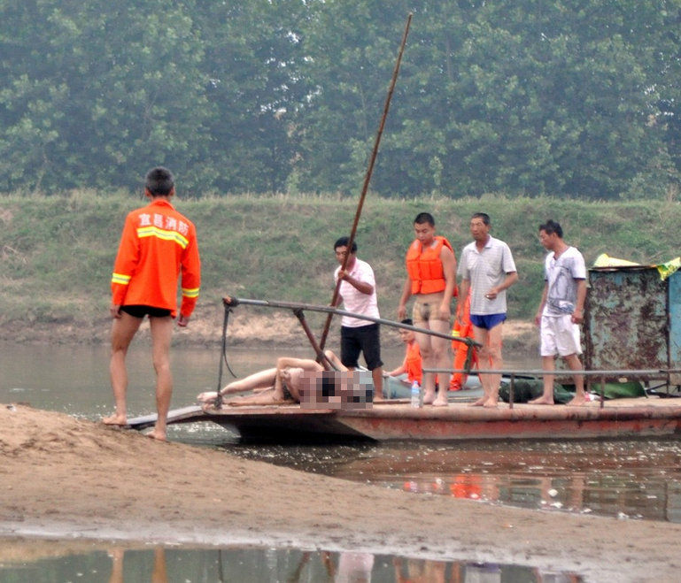 湖北当阳6学生河边拍照溺亡