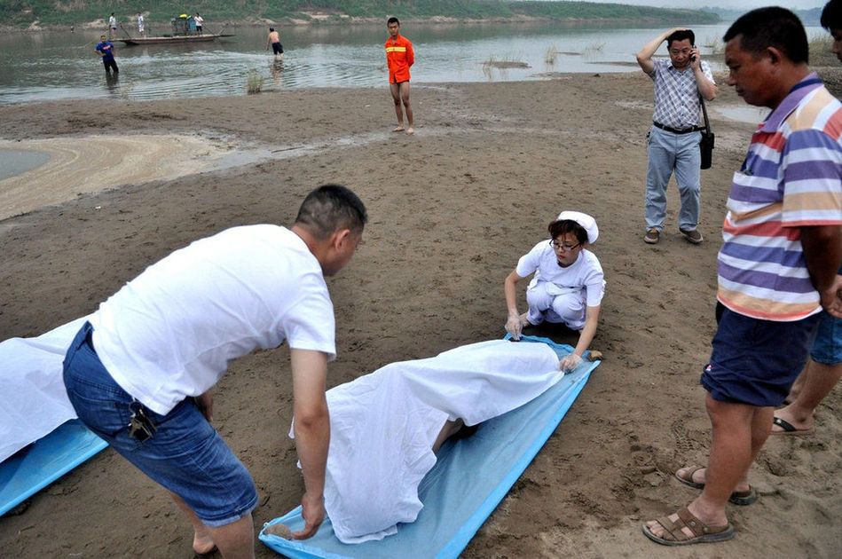 湖北当阳6学生河边拍照溺亡