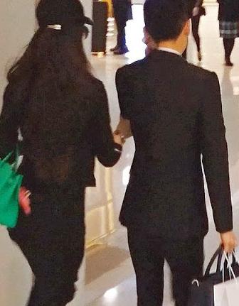 潘霜霜搭27岁珠宝太子爷 名牌店牵手扫货