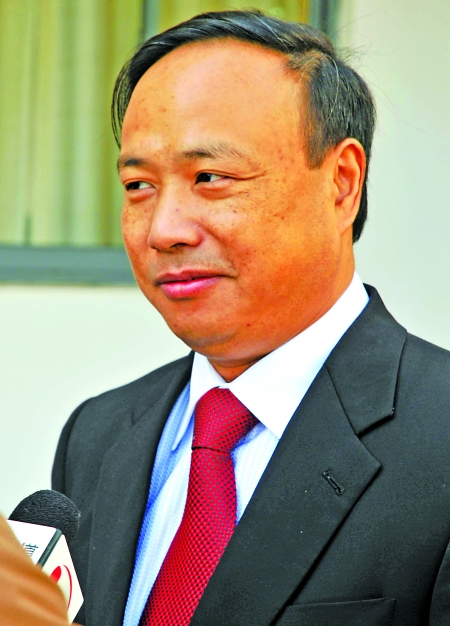 王冬雷吴长江首席记者钟志兵摄后续报道》谁在雷士说了算?