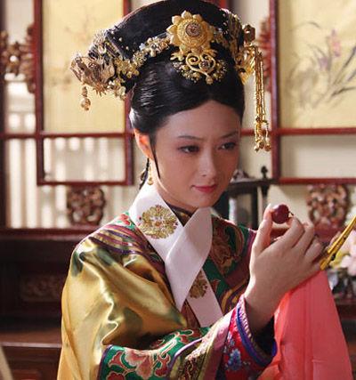 蒋欣因饰演华妃知名度大增《甄嬛传》里那个心机很重的华妃,让生活中