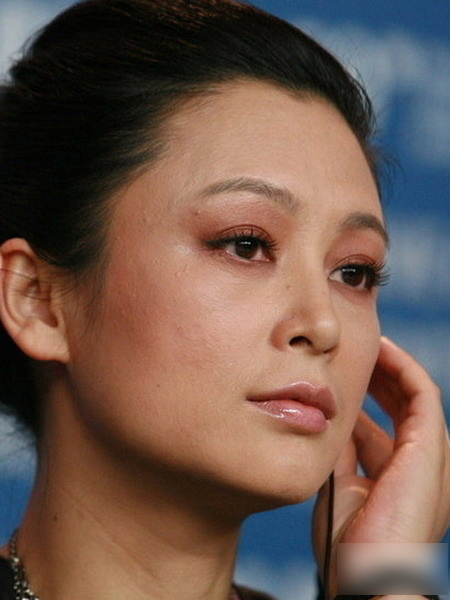 陈红年轻时的陈红容貌绝色.