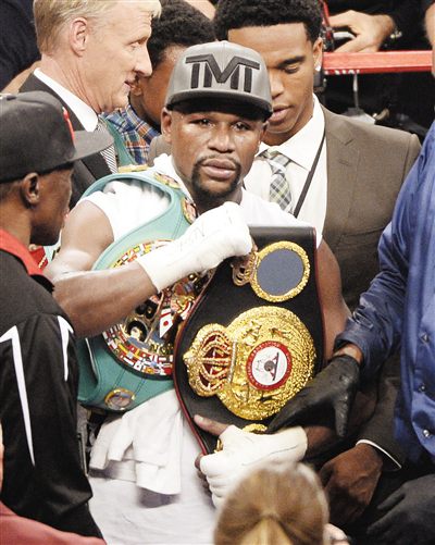 北京时间9月13日,梅威瑟在告别战中点数战胜贝托,职业生涯战绩达到49