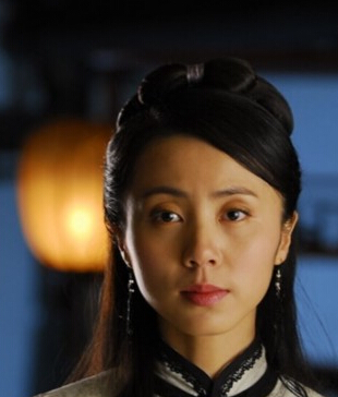 孙莉  孙莉主演过《天地传说之鱼美人》金牡丹,《神探科蓝》林皓颖