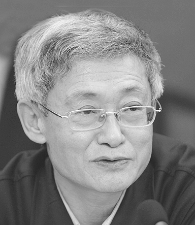 北京大学哲学系教授 丰子义当前社会处在结构转型期,人们的需求结构和