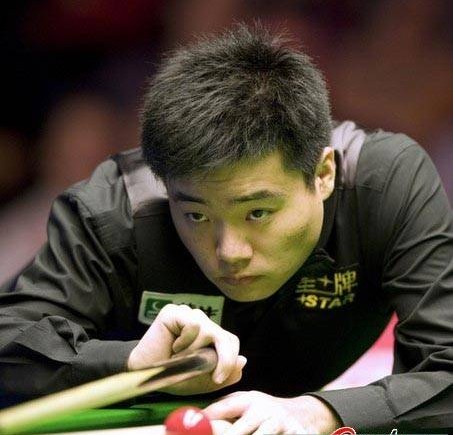 丁俊晖两杆破百威尔士赛夺冠结束27个月冠军荒