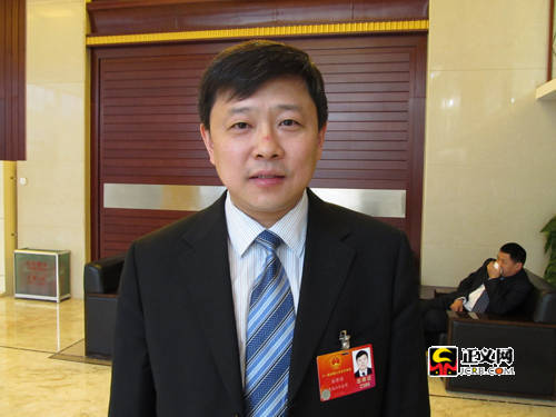 全国人大代表,中铁快运总经理宋修德.正义网记者张伯晋/摄