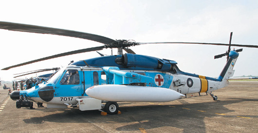 空军救护直升机图片