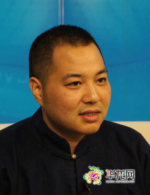 古琴大师金蔚做客华龙网赠曲龙翔操叹高山流水