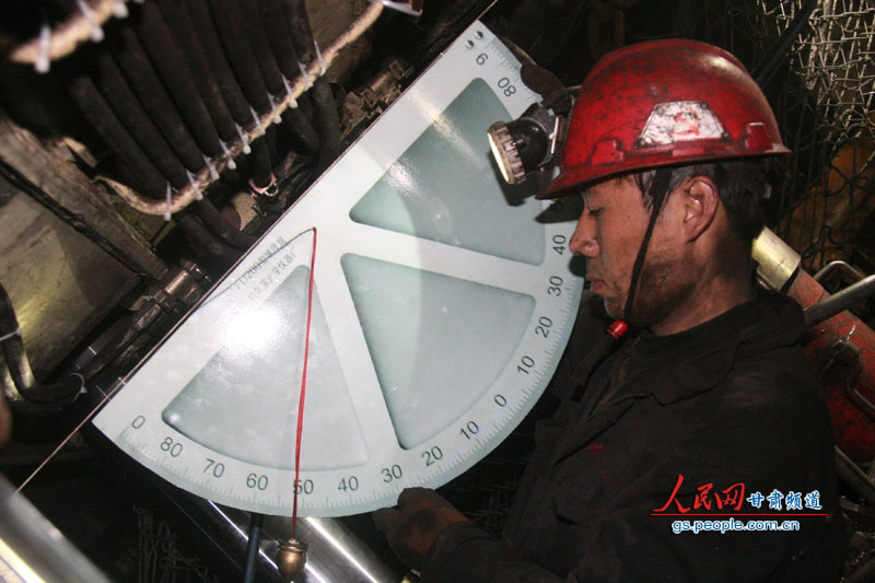 刨煤机工作面管理控制及回采技术难题的解决