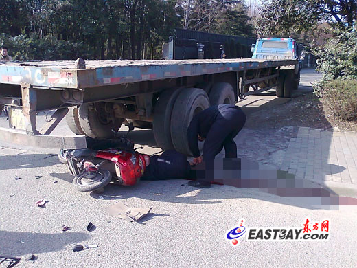 东方网记者鲁琳3月12日报道:今天上午8点许,上海市宝山区铁力路靠近宝