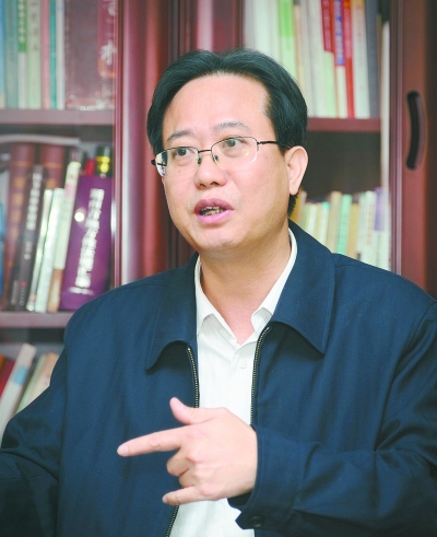 正文蔡溪介绍,扣准"两型"理念,立足发展定位,云龙示范区规划建设为