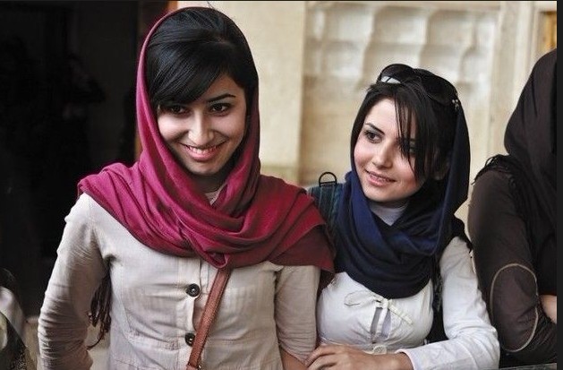 波斯风情神秘面纱下的绝色伊朗美女