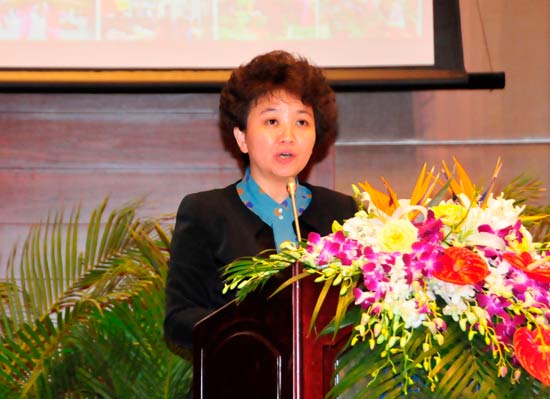 江苏省住房和城乡建设厅厅长周岚介绍江苏名镇名村规划建设管理经验.