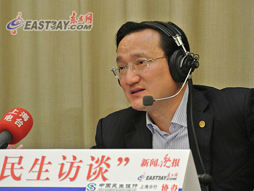 图为上海市卫生局局长徐建光. [点击查看东方网独家组图]