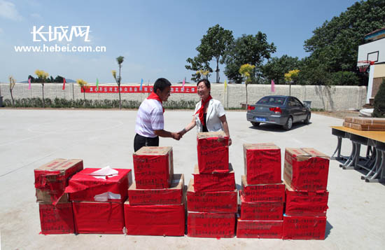 石家庄市长安区北翟营小学校长郝兰芬寄语长城网:长城,中华文明的瑰宝