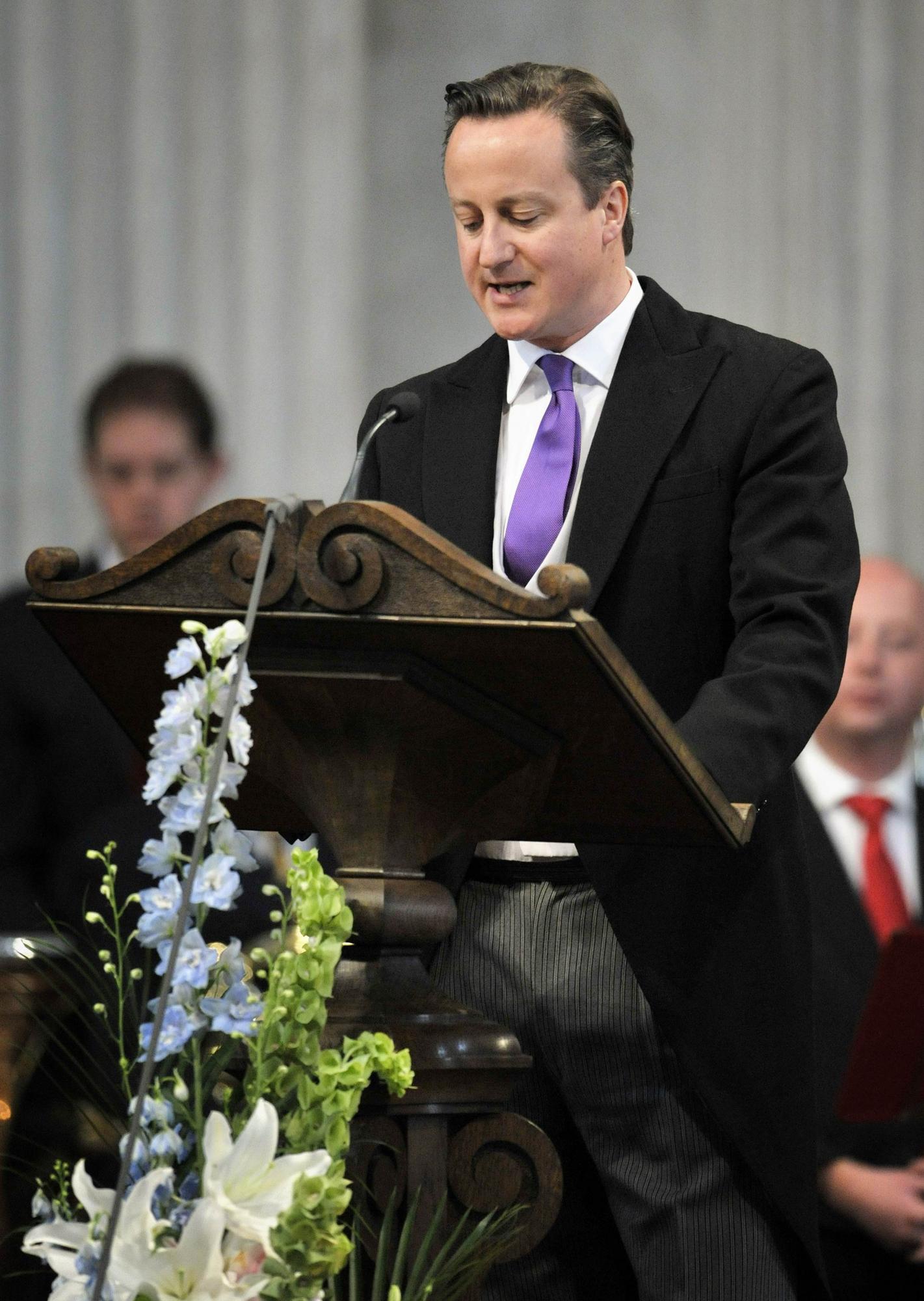 6月5日,英国首相卡梅伦在感恩仪式上发言