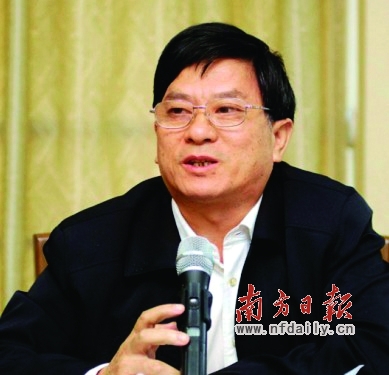 东莞市委党校经济研究室主任李秋阳:■专家视点南方日报:虎门港集装箱