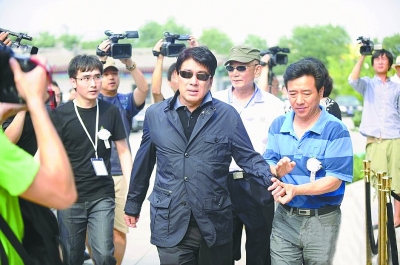 众星送别陈强最后一程