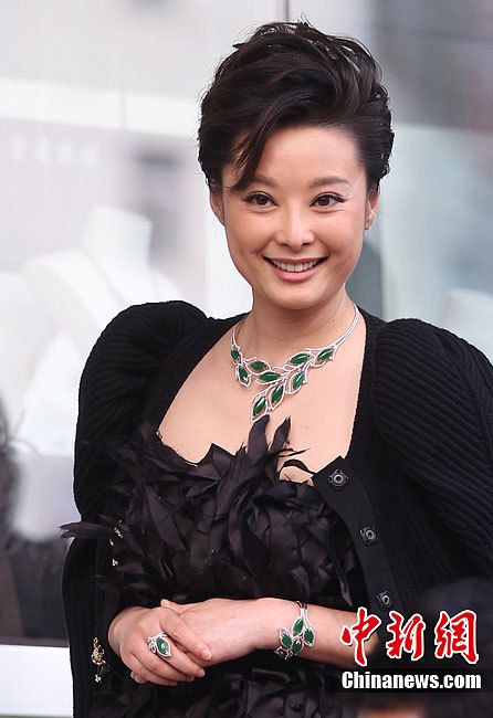 多次被甩如今再嫁洋老公揭秘袁莉火爆情史