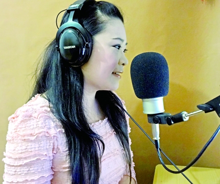 "甜笑果果"正在配音